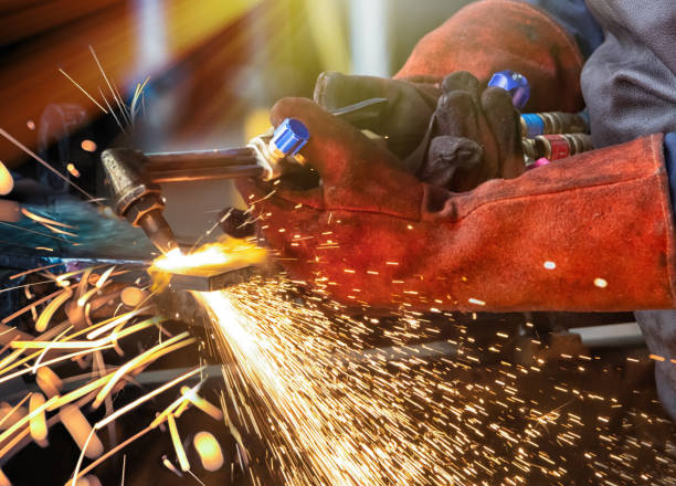 Grinding while wearing welding gloves in a small space