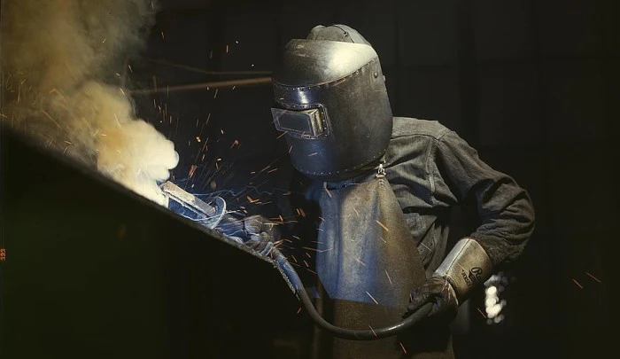 Wear welding gloves when using a fume extractor