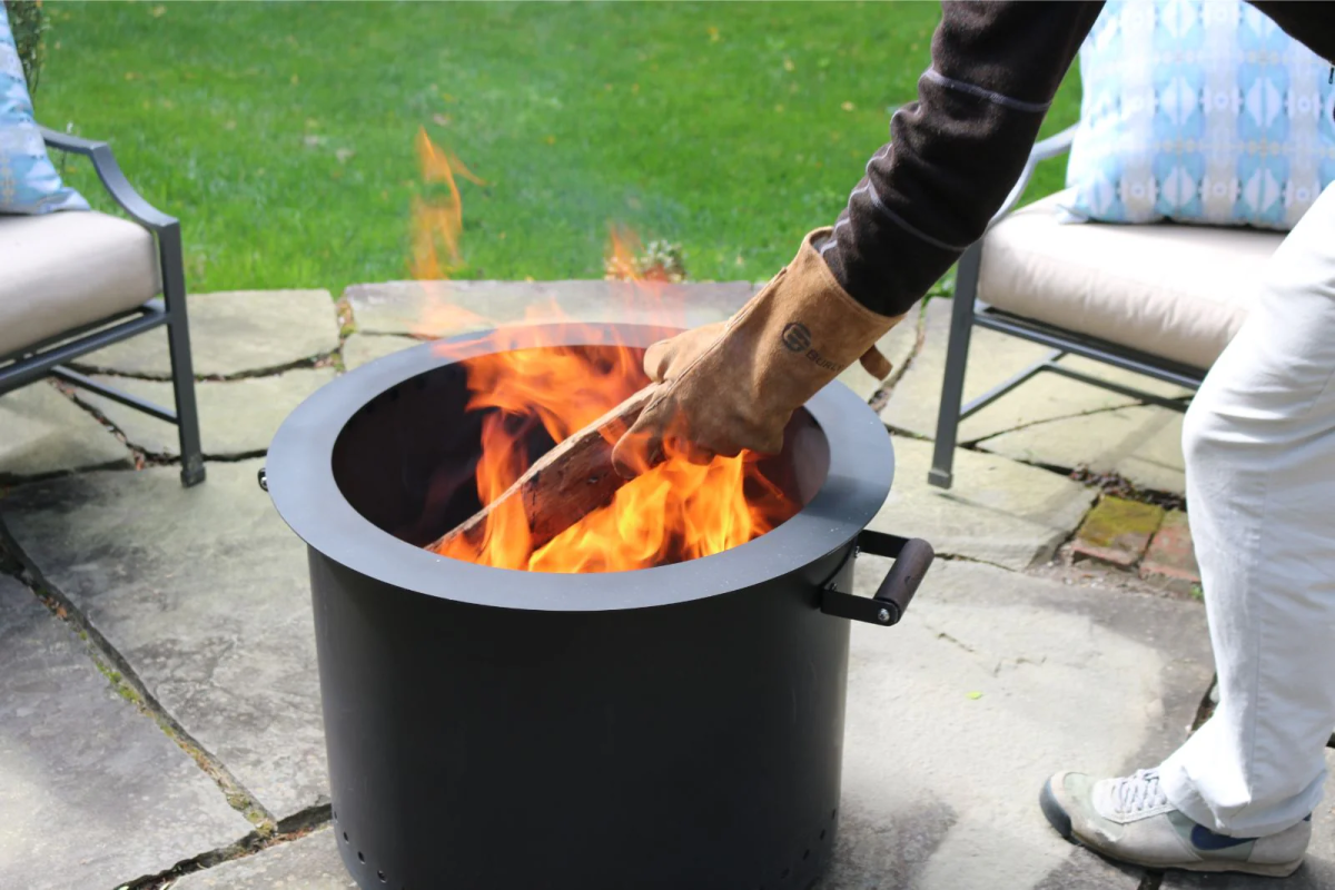 Welding gloves suitable for use in fire pits